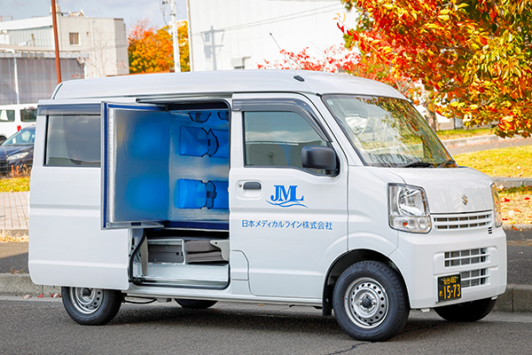 日本メディカルライン株式会社 配送車両イメージ