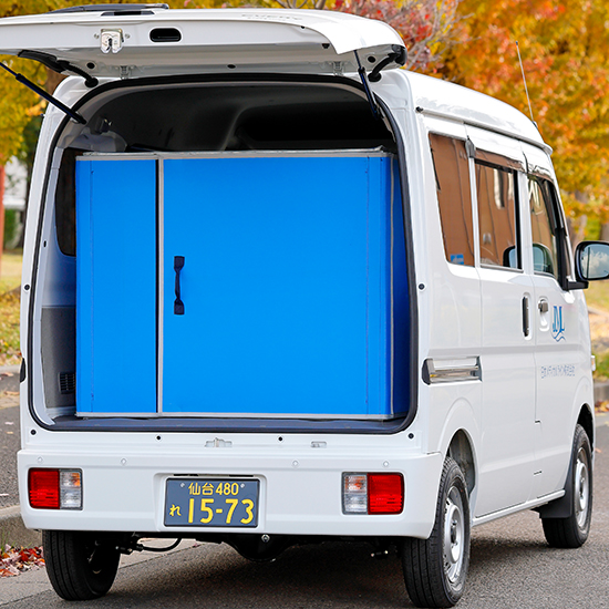 軽バンの荷室にフィットするDUAL CUBE